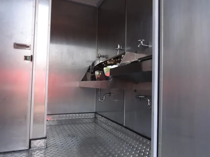 20' Toilets Container - Image 3